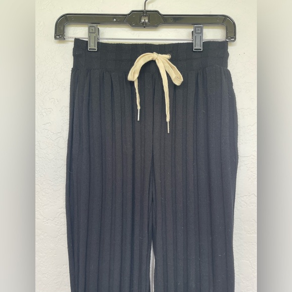n:PHILANTHROPY black soft pleated drawstring pants with cream bows - Picture 3 of 8